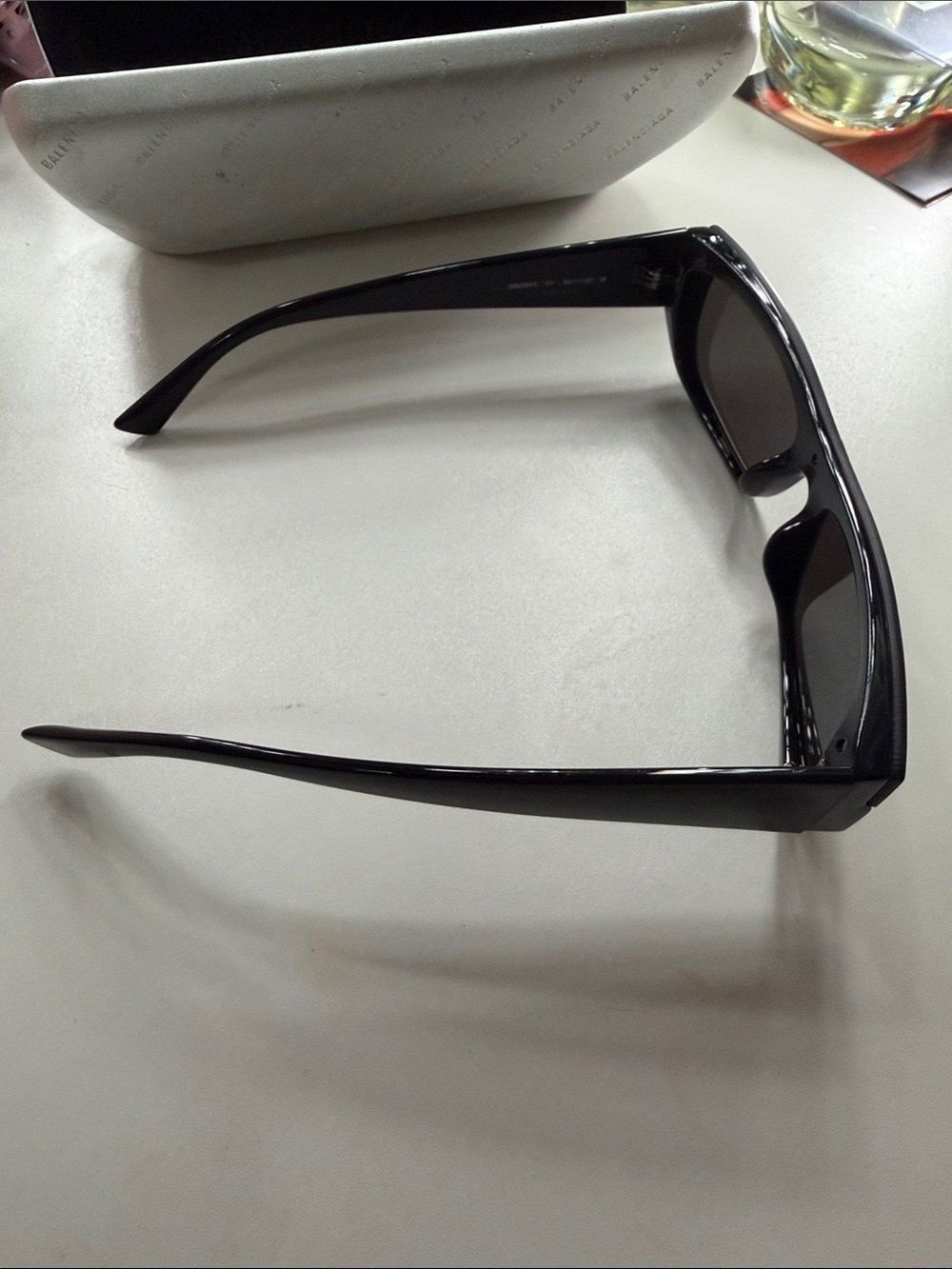 Balenciaga Black Rectangular Sunglasses with BB Logo - Picture 4 of 11
